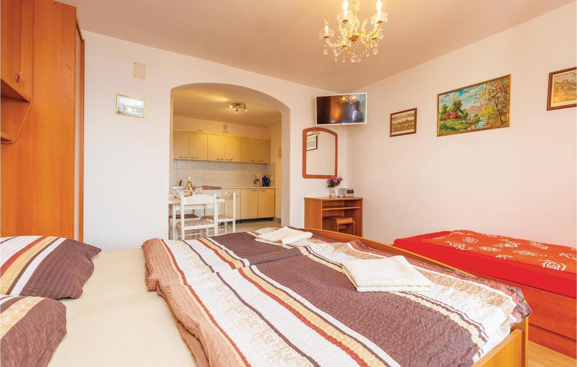 Stunning Apartment In Crikvenica With Wifi Exterior foto